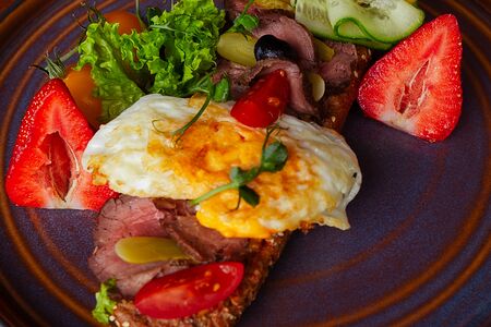 Брускетта с ростбифом