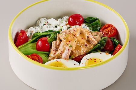 Боул с тунцом и творогом