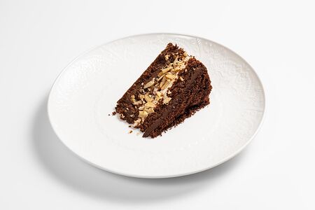 Шоколадный торт с пеканом