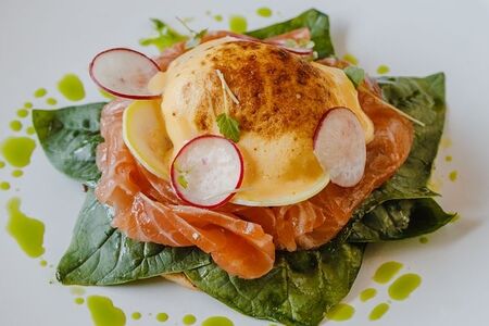 Бенедикт c лососем