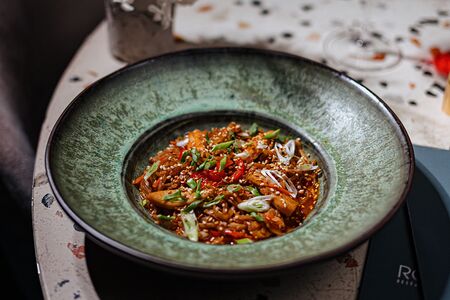 Вок с курицей и овощами 