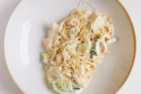 Тальятелле с курицей блю-чиз