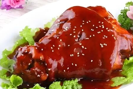 №0026 Свиная рулька в соевом соусе