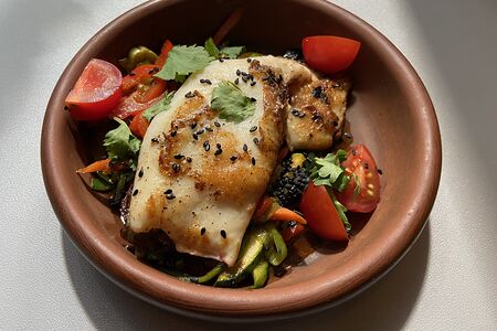 Фаршированный кальмар с овощами