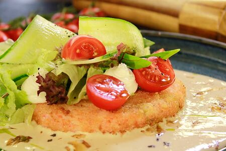 Крабовая котлета с овощами