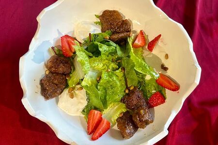 Салат с печенью и страчателлой