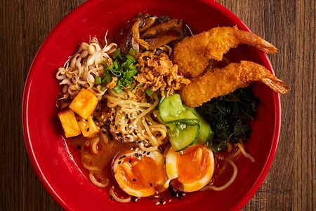 Рамен мисо с креветками темпура