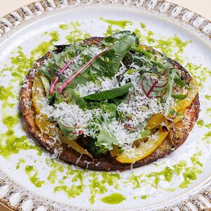 Ծաղկակաղամբի պիցցա սմբուկով և բուլղարական պղպեղով