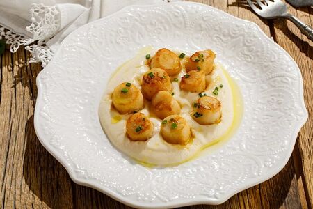 Гребешок с кремом из цветной капусты