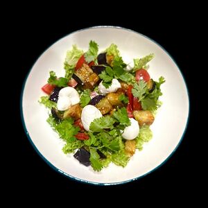 Салат с хрустящими баклажанами