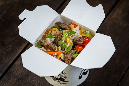 Wok рис со свининой