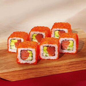Ролл Калифорния с лососем