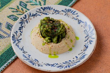 Хумус с лангустинами в соусе чимичурри