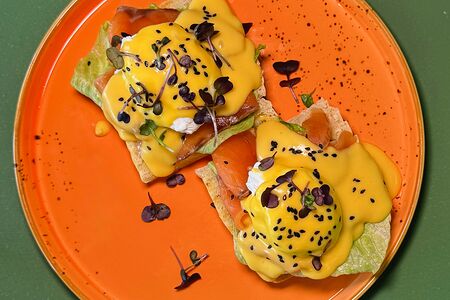 Яйцо Бенедикт с лососем