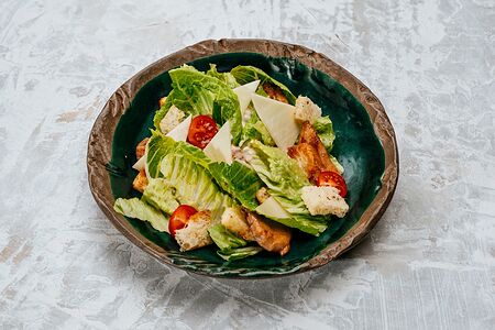 Салат с фермерским цыпленком