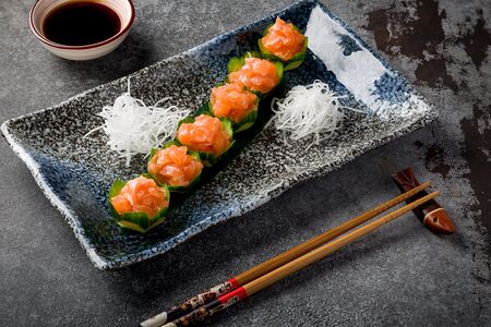 Сашими спайси лосось