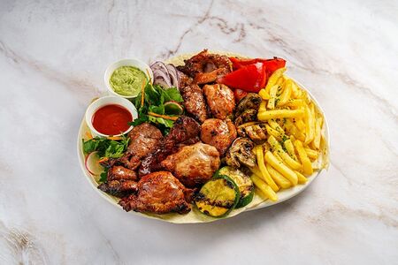 Мясное блюдо на компанию