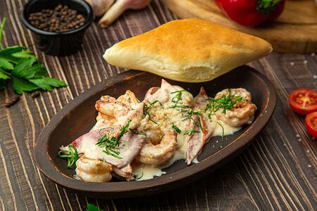 Креветеби в сливочном соусе с грецким орехом