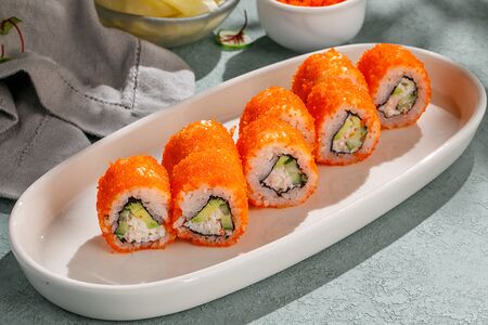 Ролл Калифорния с крабом