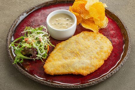 Куриный шницель с грибным соусом