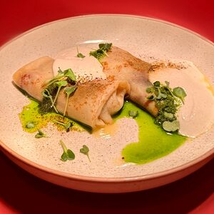 Блинчики с ветчиной и сыром, и муссом из пармезана