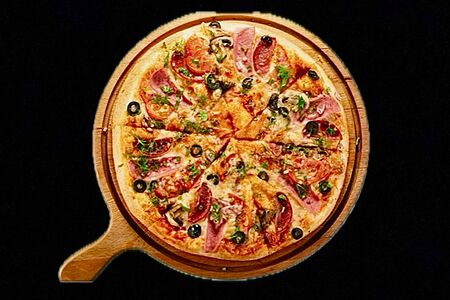 Пицца Мюнхенская на тонком тесте