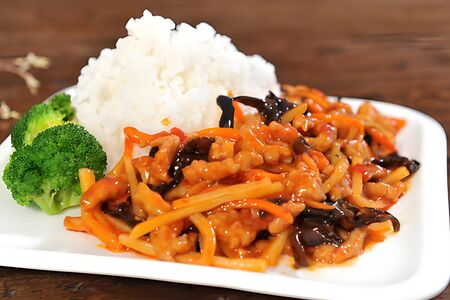 E2 Рис со свининой Юй Сян