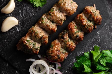 Люля-кебаб из курицы с зеленью