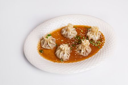 Гедза с рубленой телятиной и соусом якинуки