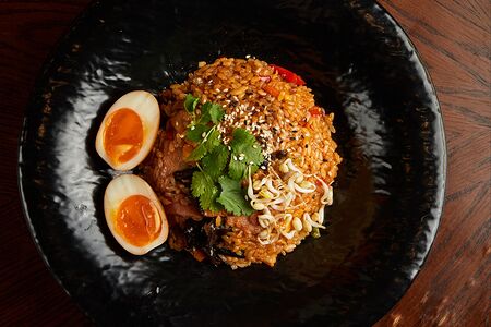 Рис Кимчи с беконом