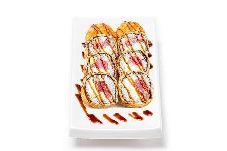 Ролл жареный с тунцом