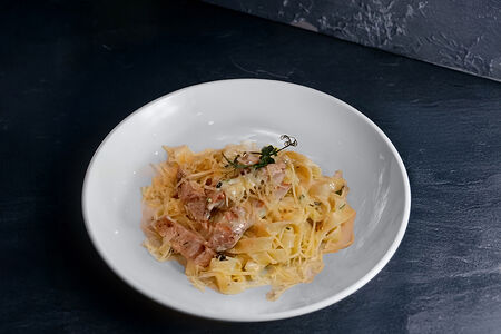 Фетучини с курицей на гриле