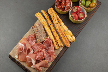 Сет закусок к вину