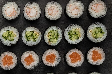 Ролл с креветкой 