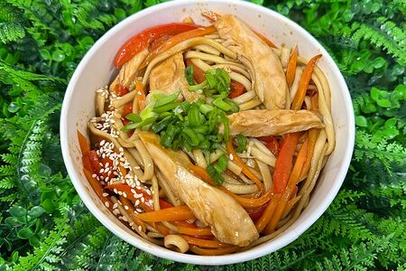 Удон с курицей терияки