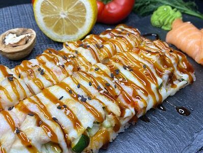 Суши-пицца с лососем