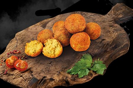 Фалафель на тарелке