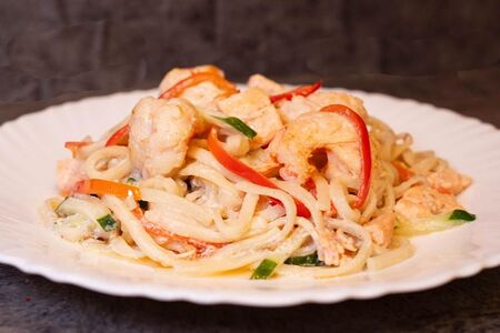 Вок с морепродуктами