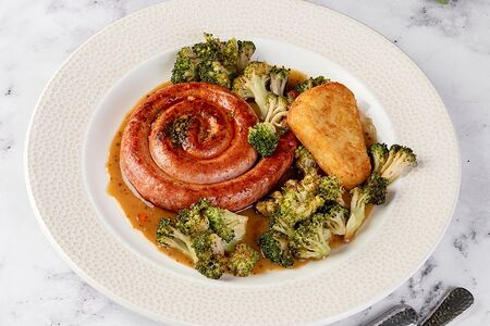 Колбаска свиная с медово-горчичным соусом