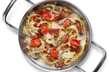 Мафальдине с бастурмой и грибами