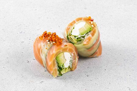 Спринг ролл с лососем