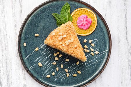 Медовик с заварным кремом