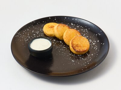 Сырники со сметаной