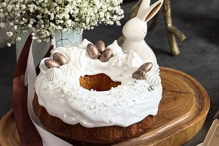 Кулич пасхальный с вишней и белым шоколадом