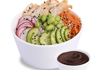 Боул с курицей и соусом