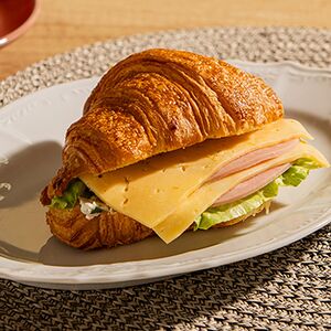 Круассан с ветчиной и сыром