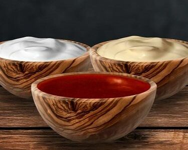 Сметана и кетчуп и майонез