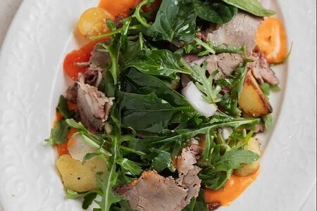 Тальята с ростбифом и печеными овощами