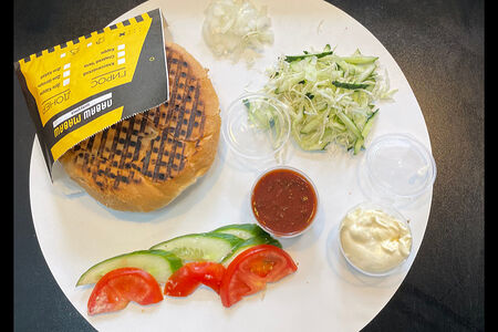 Дон Цезарь с курицей