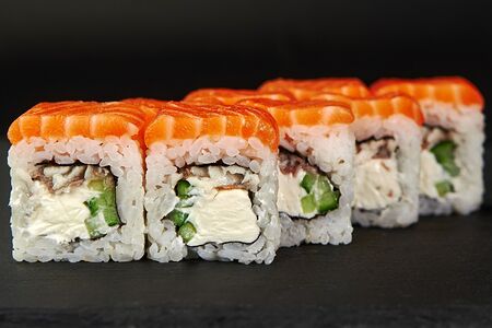 Филадельфия с лососем и угрем